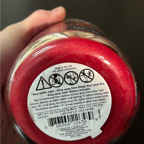 Brand new cozy by the fire Yankee candle - Picture 3 of 3